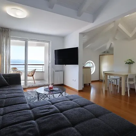 Sea View In Appartement *